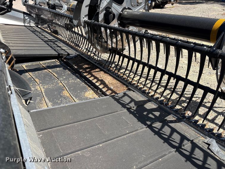 image for item YA2990 2024 MacDon FD235 flex draper head