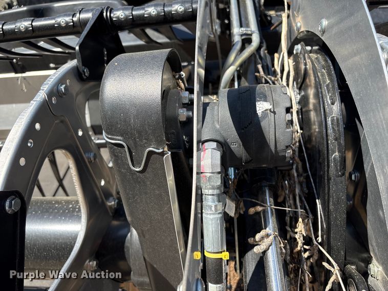 image for item YA2990 2024 MacDon FD235 flex draper head