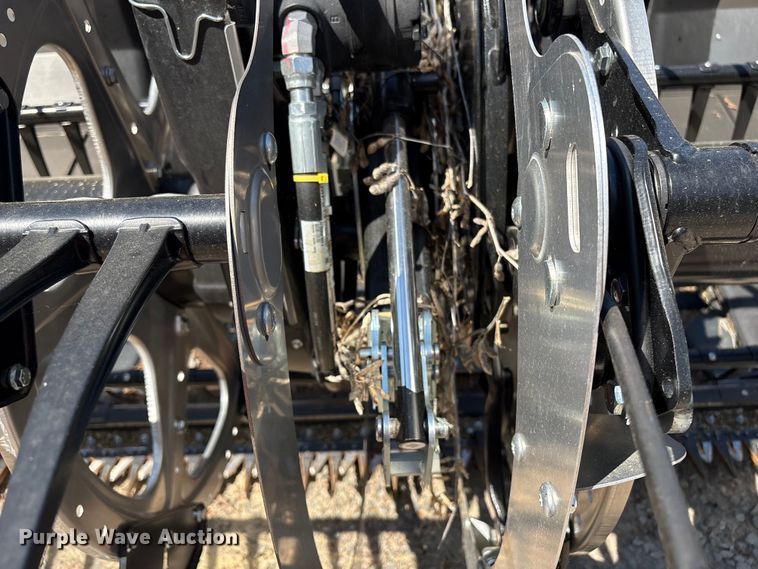 image for item YA2990 2024 MacDon FD235 flex draper head