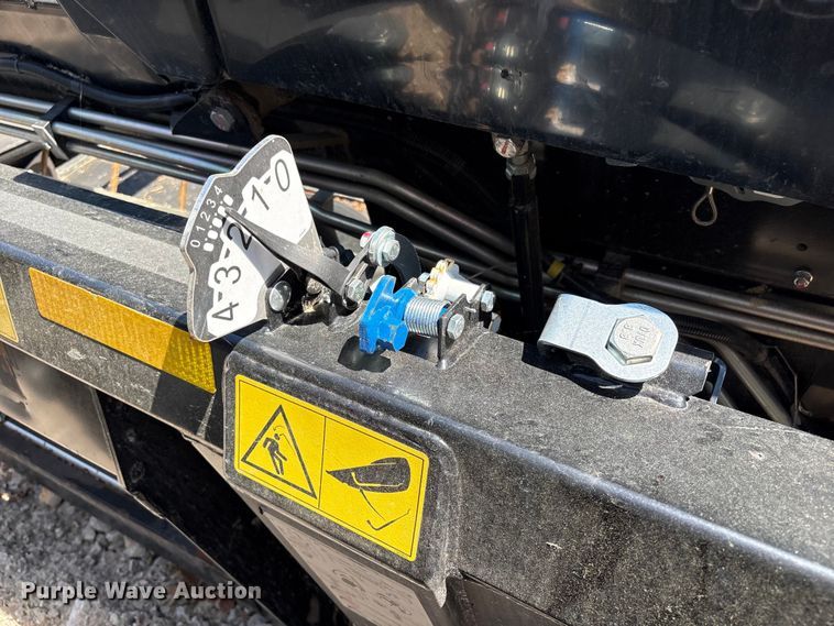 image for item YA2990 2024 MacDon FD235 flex draper head