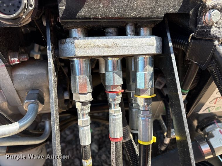 image for item YA2990 2024 MacDon FD235 flex draper head