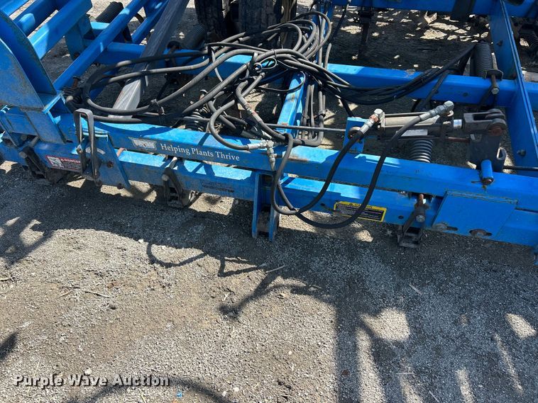 image for item YA3028 DMI Tiger Mate II field cultivator