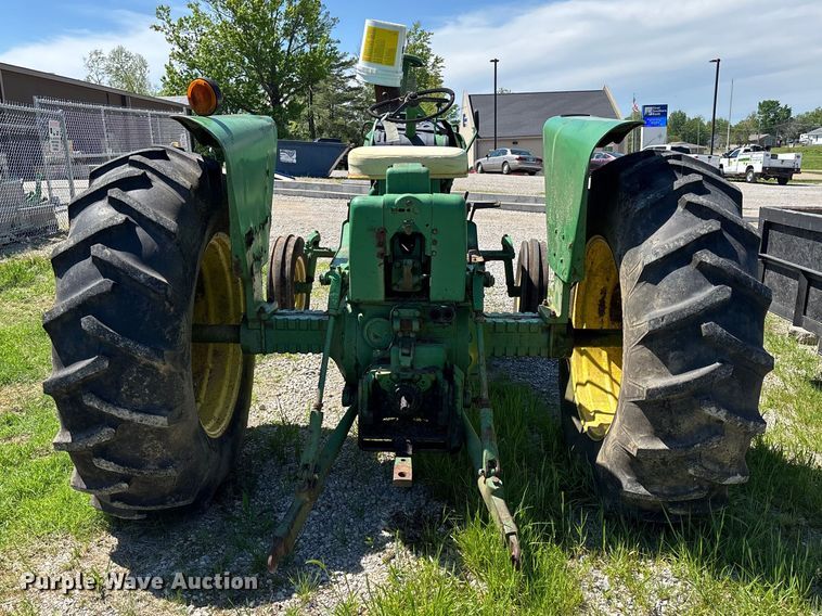image for item YA3214 John Deere 4020 tractor