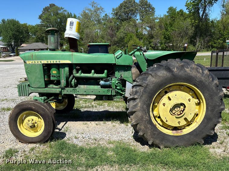 image for item YA3214 John Deere 4020 tractor
