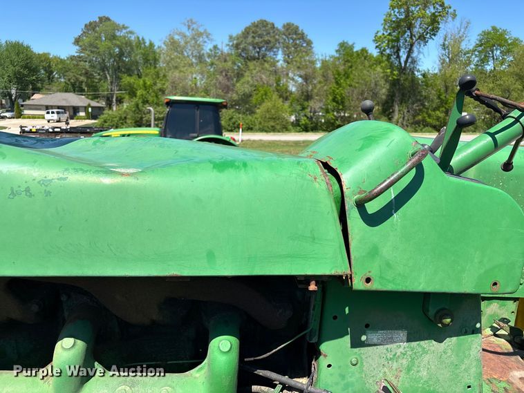 image for item YA3214 John Deere 4020 tractor