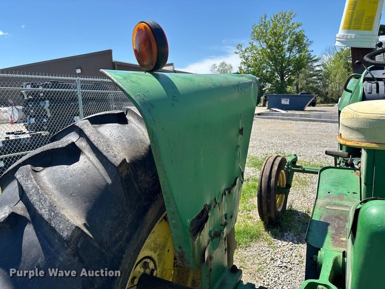 image for item YA3214 John Deere 4020 tractor