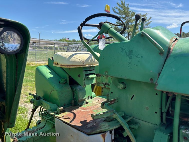 image for item YA3214 John Deere 4020 tractor