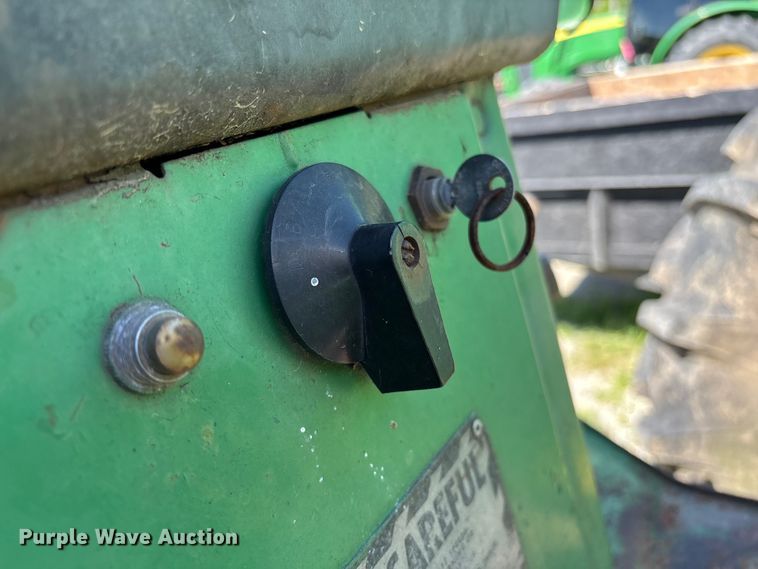 image for item YA3214 John Deere 4020 tractor