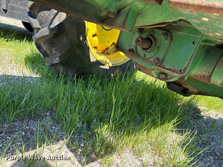 image for item YA3214 John Deere 4020 tractor