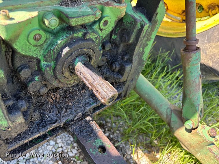 image for item YA3214 John Deere 4020 tractor