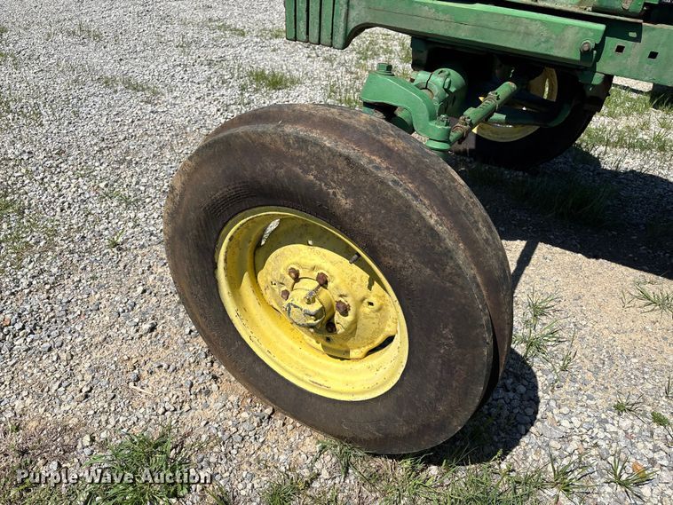 image for item YA3214 John Deere 4020 tractor