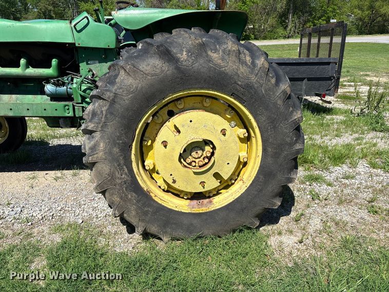 image for item YA3214 John Deere 4020 tractor