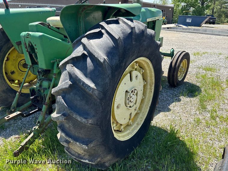 image for item YA3214 John Deere 4020 tractor