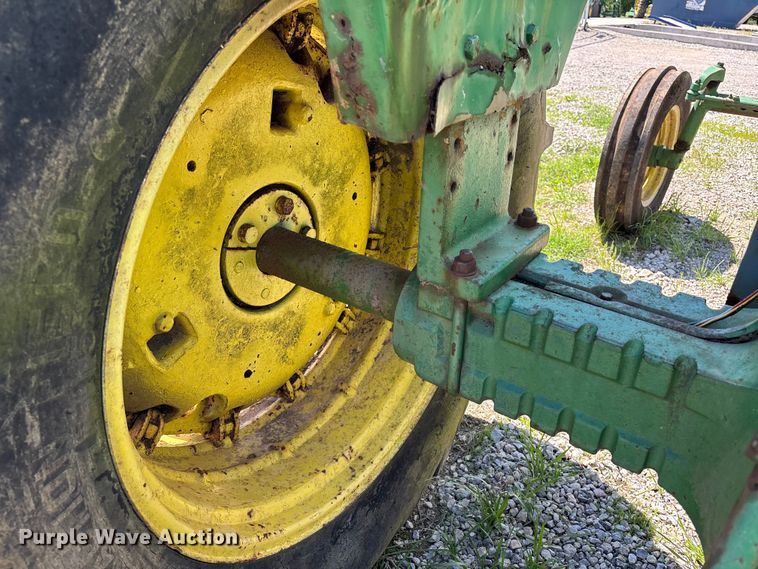 image for item YA3214 John Deere 4020 tractor