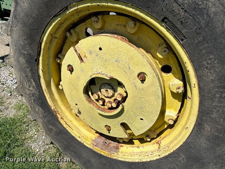 image for item YA3214 John Deere 4020 tractor