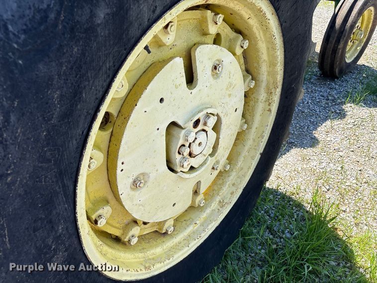 image for item YA3214 John Deere 4020 tractor