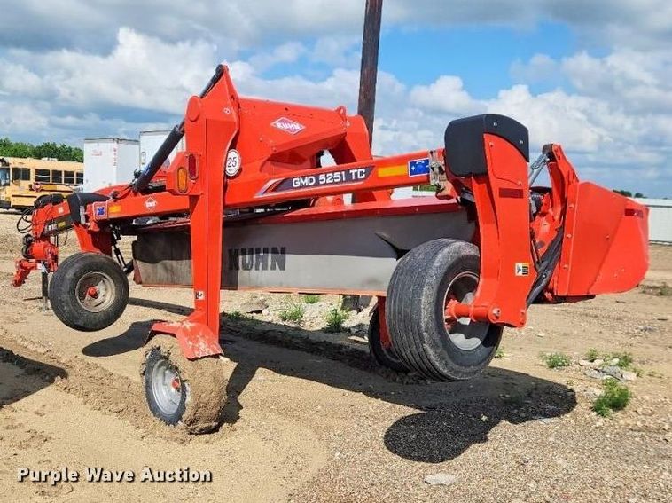 image for item YA3378 Kuhn GMD5251TC disc mower