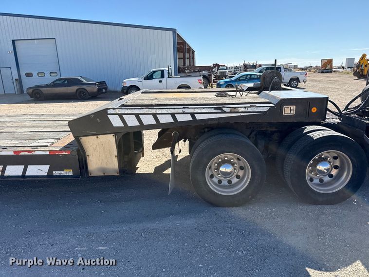 image for item DH1956 2001 Landoll 660B drop tilt deck equipment trailer