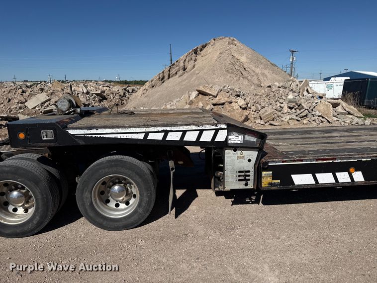 image for item DH1956 2001 Landoll 660B drop tilt deck equipment trailer