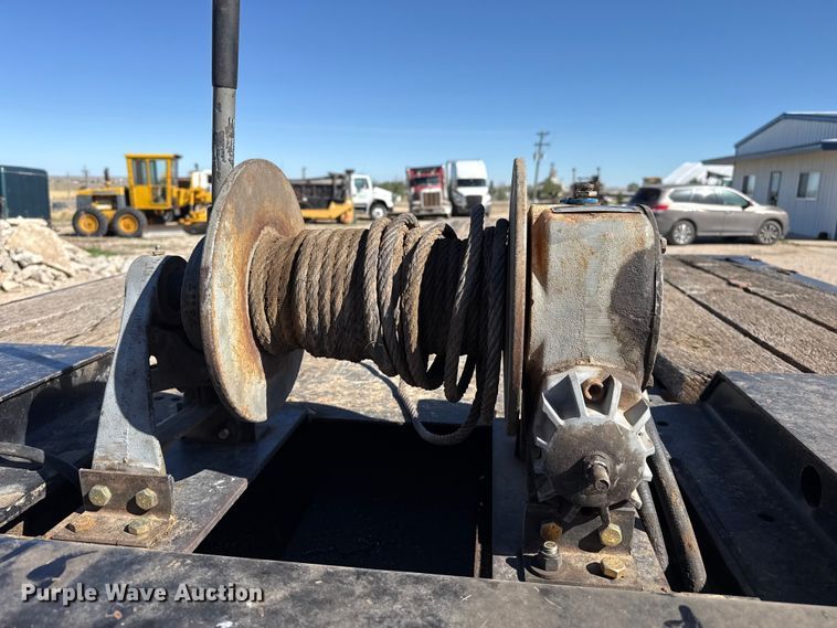 image for item DH1956 2001 Landoll 660B drop tilt deck equipment trailer