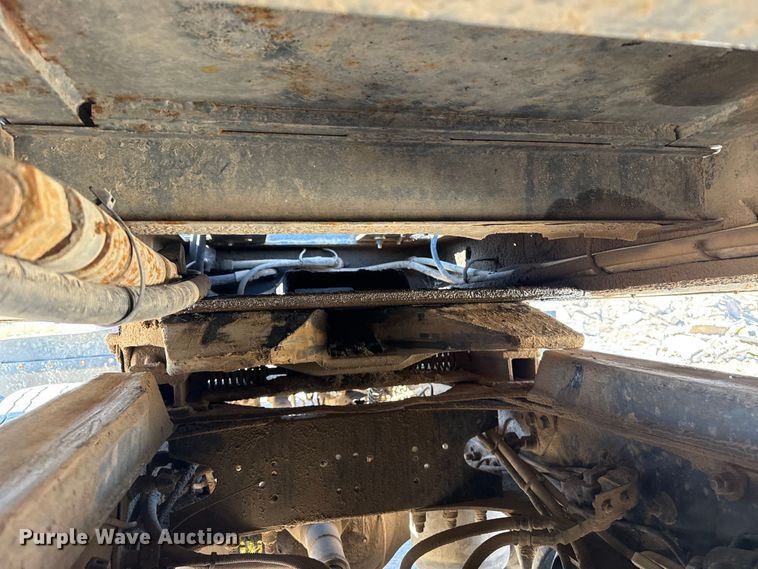 image for item DH1956 2001 Landoll 660B drop tilt deck equipment trailer