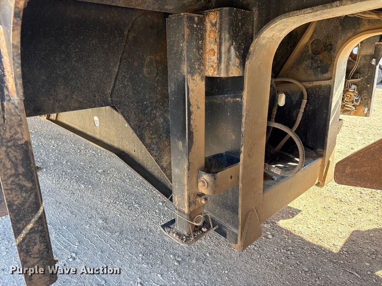 image for item DH1956 2001 Landoll 660B drop tilt deck equipment trailer