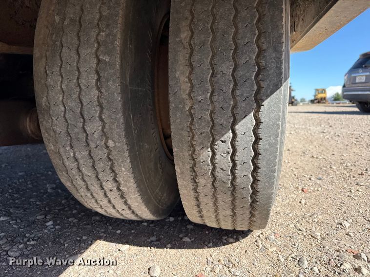 image for item DH1956 2001 Landoll 660B drop tilt deck equipment trailer