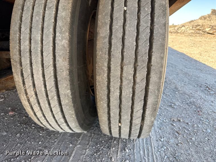 image for item DH1956 2001 Landoll 660B drop tilt deck equipment trailer