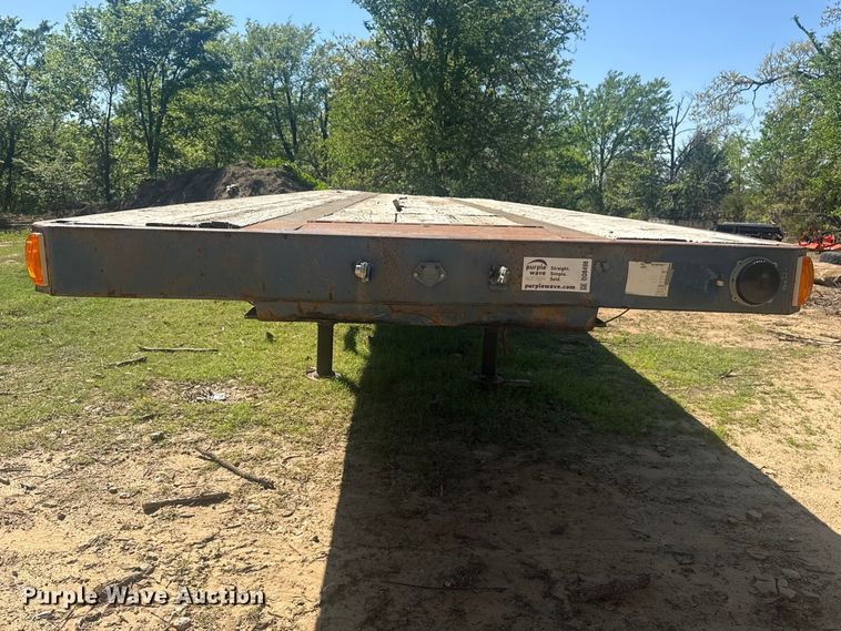 image for item DO8498 1982 Aztec flatbed trailer