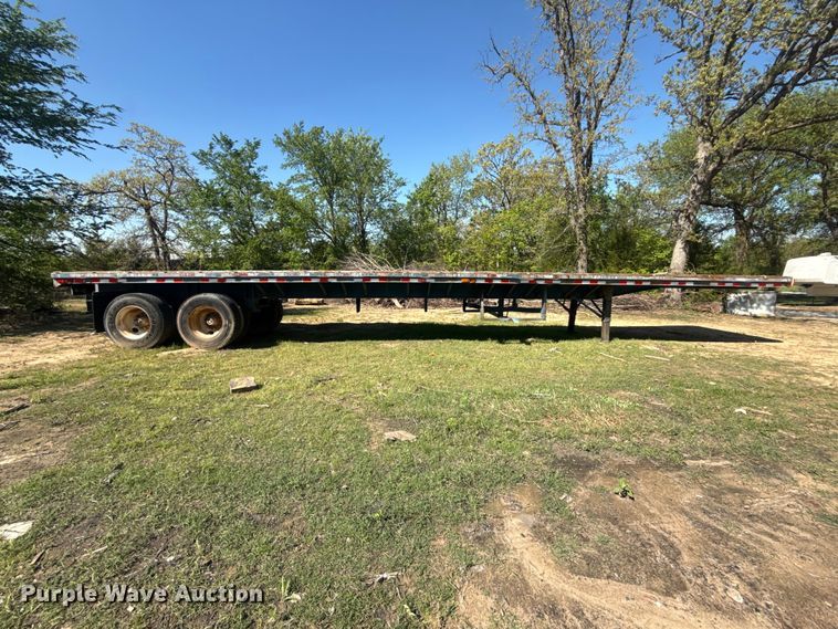 image for item DO8498 1982 Aztec flatbed trailer