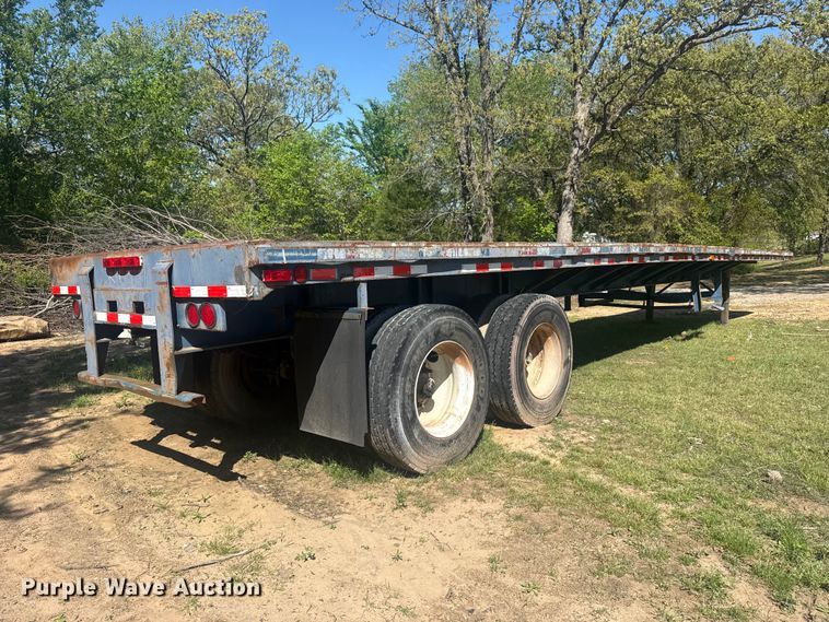image for item DO8498 1982 Aztec flatbed trailer