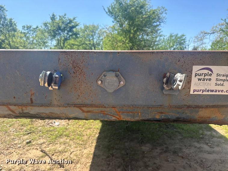 image for item DO8498 1982 Aztec flatbed trailer