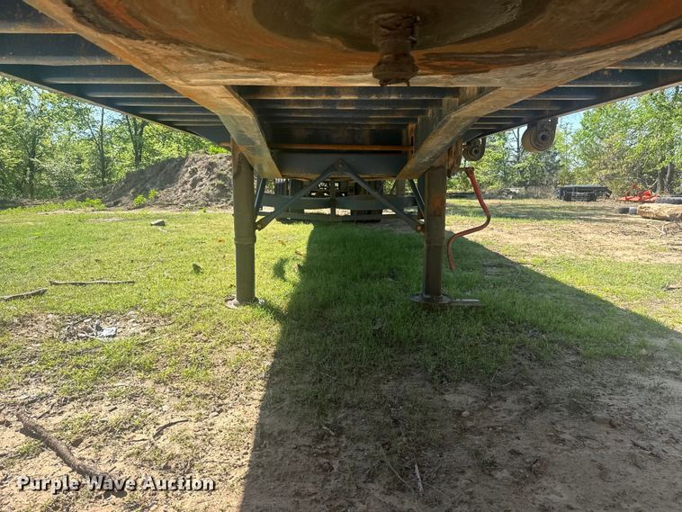 image for item DO8498 1982 Aztec flatbed trailer