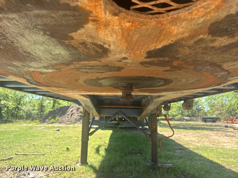 image for item DO8498 1982 Aztec flatbed trailer