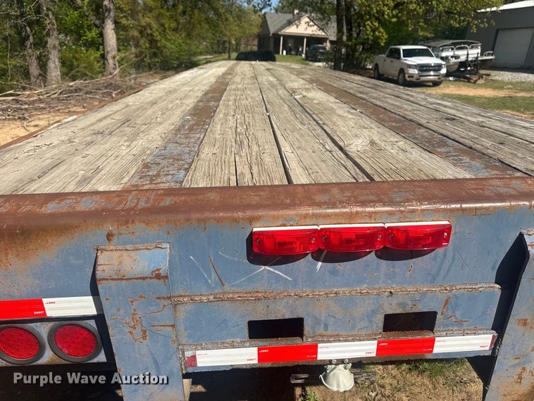 image for item DO8498 1982 Aztec flatbed trailer