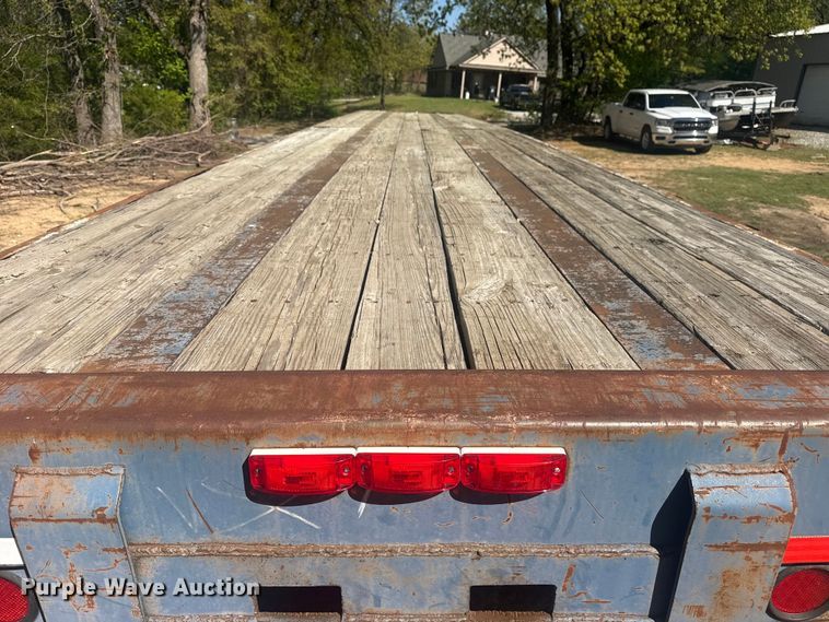 image for item DO8498 1982 Aztec flatbed trailer