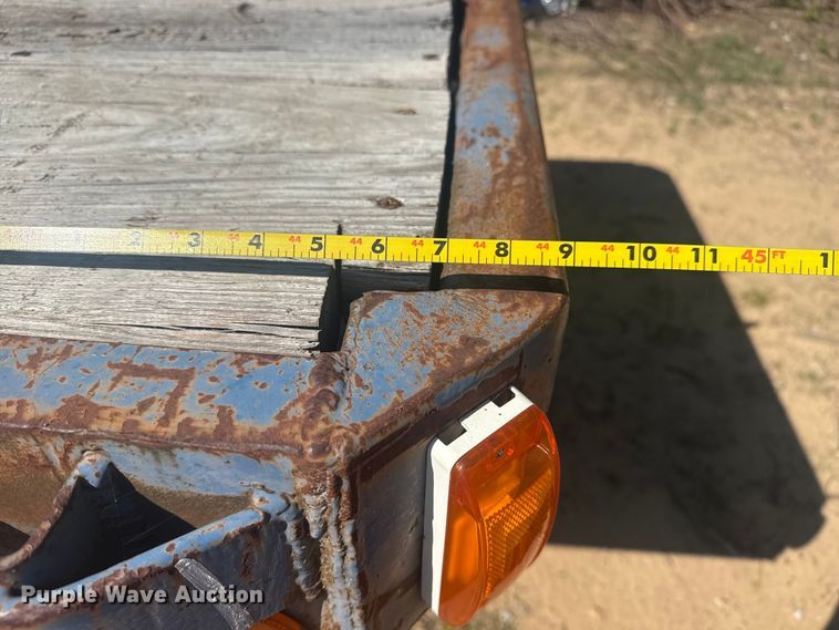 image for item DO8498 1982 Aztec flatbed trailer