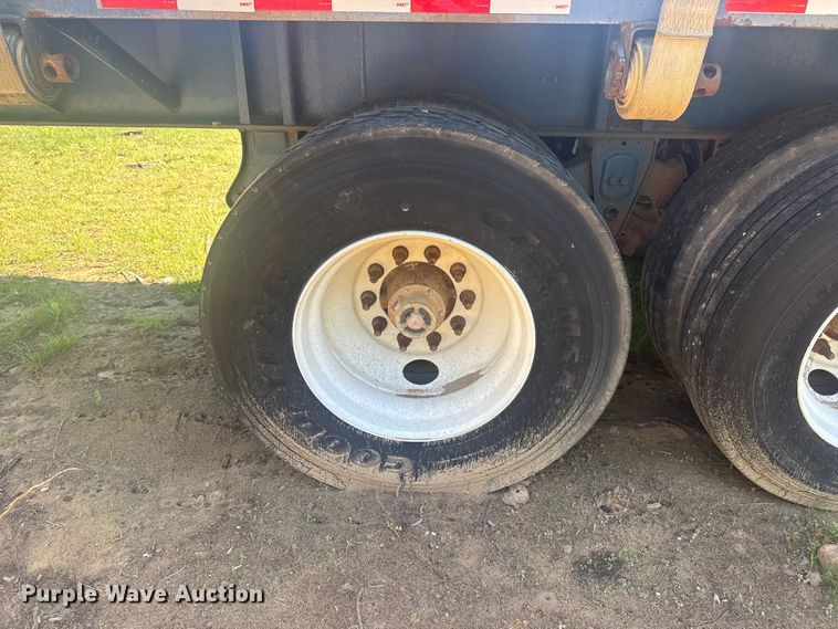 image for item DO8498 1982 Aztec flatbed trailer