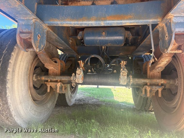 image for item DO8498 1982 Aztec flatbed trailer