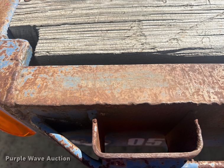 image for item DO8498 1982 Aztec flatbed trailer