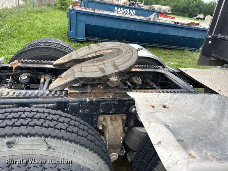 image for item DO8505 2003 Peterbilt 379 semi truck