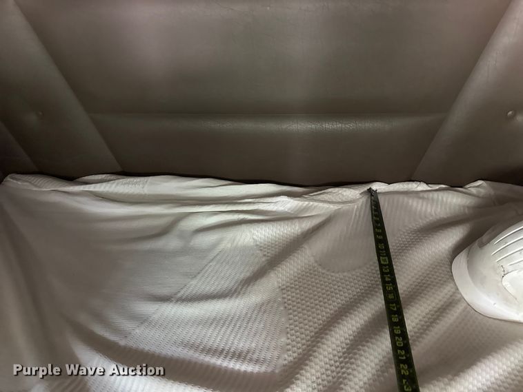 image for item DO8505 2003 Peterbilt 379 semi truck