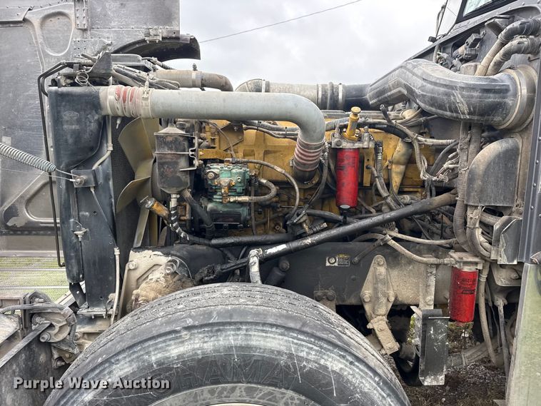 image for item DO8505 2003 Peterbilt 379 semi truck