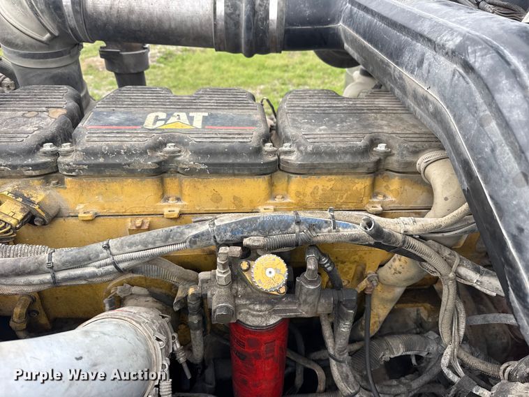 image for item DO8505 2003 Peterbilt 379 semi truck