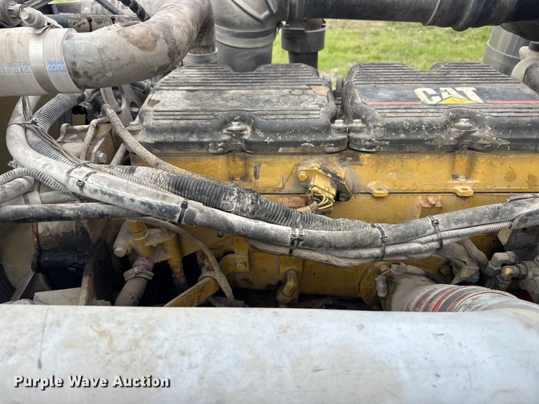 image for item DO8505 2003 Peterbilt 379 semi truck