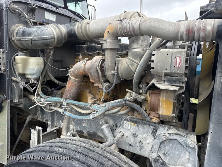 image for item DO8505 2003 Peterbilt 379 semi truck