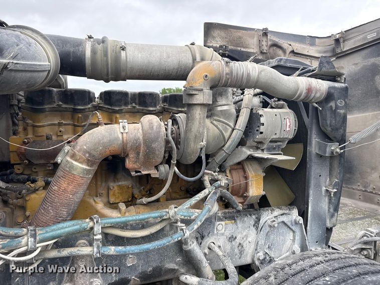 image for item DO8505 2003 Peterbilt 379 semi truck