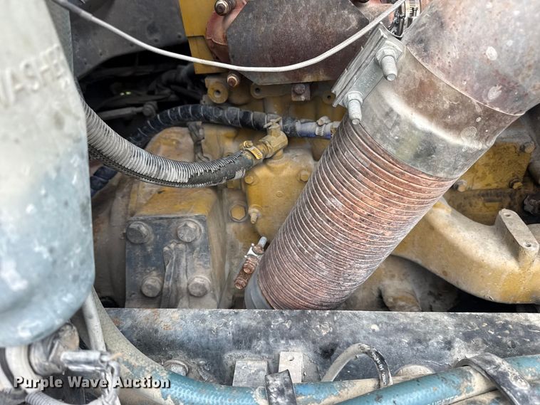 image for item DO8505 2003 Peterbilt 379 semi truck