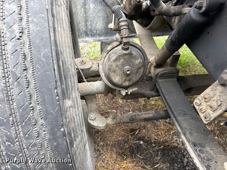 image for item DO8505 2003 Peterbilt 379 semi truck