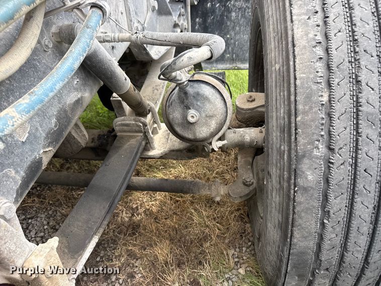 image for item DO8505 2003 Peterbilt 379 semi truck